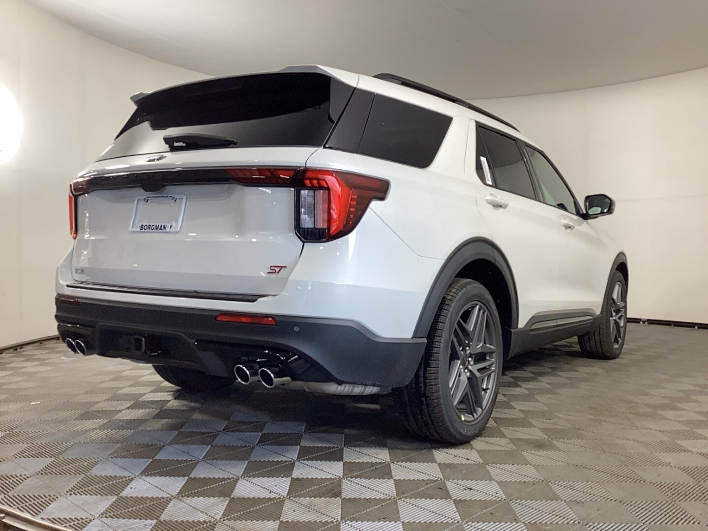 2025 Ford Explorer ST photo 2