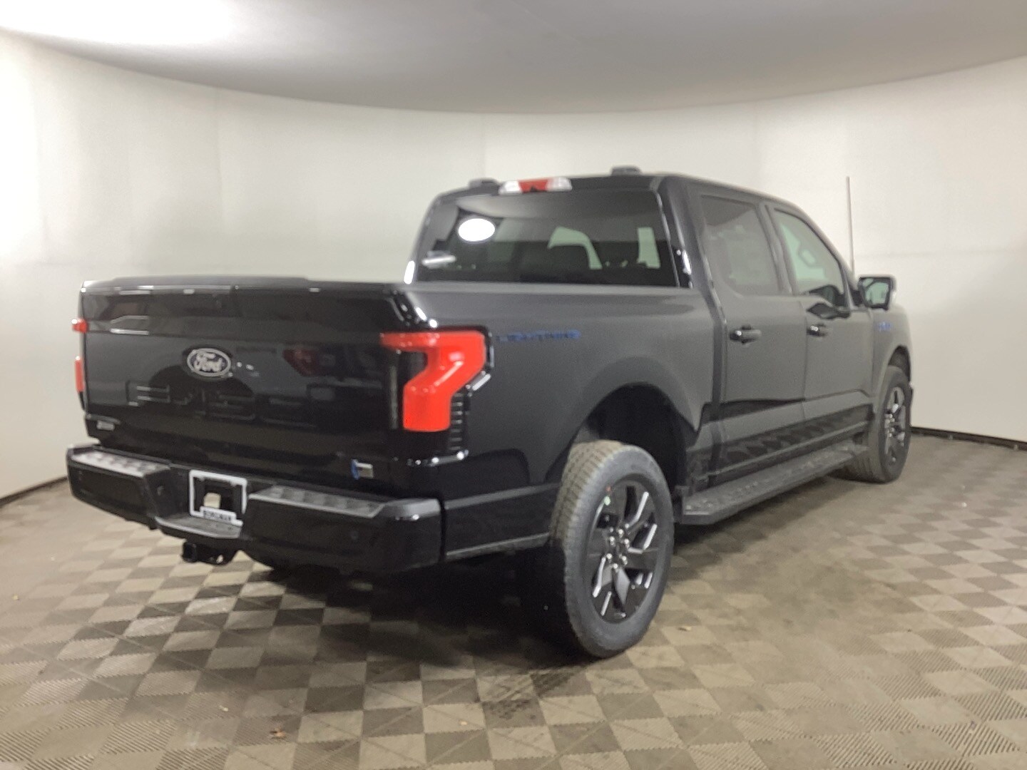 2025 Ford F-150 Lightning photo 2