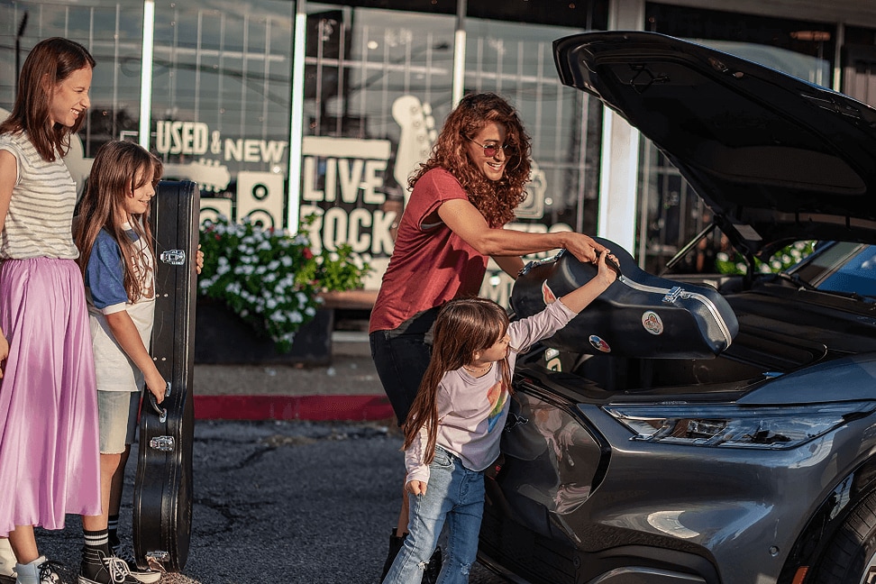 FordMustangMachE_Maintenance_960x520.png
