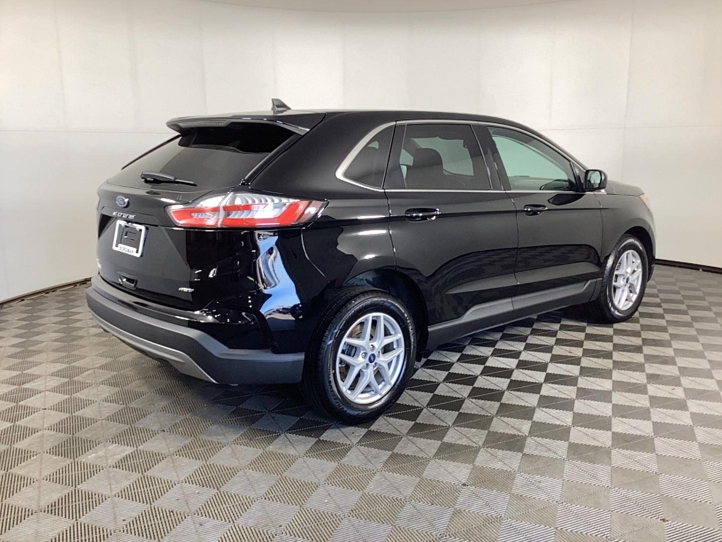 Used 2021 Ford Edge SEL with VIN 2FMPK4J93MBA38884 for sale in Grand Rapids, MI