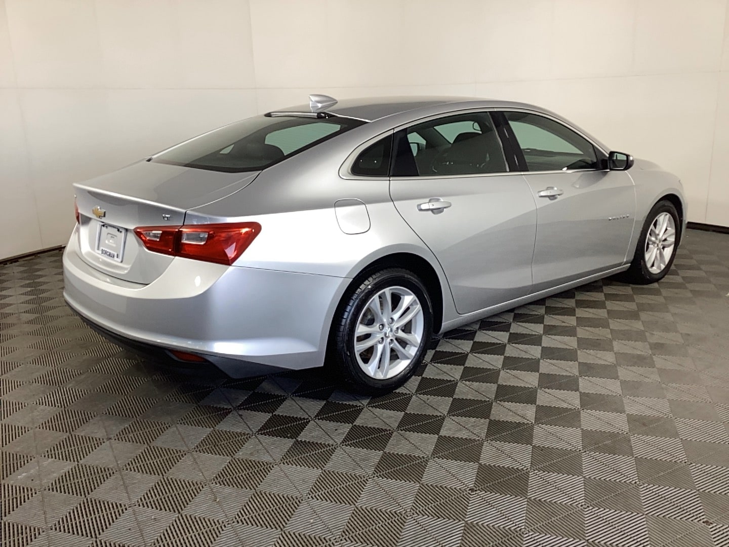 Used 2016 Chevrolet Malibu 1LT with VIN 1G1ZE5ST9GF198185 for sale in Grand Rapids, MI