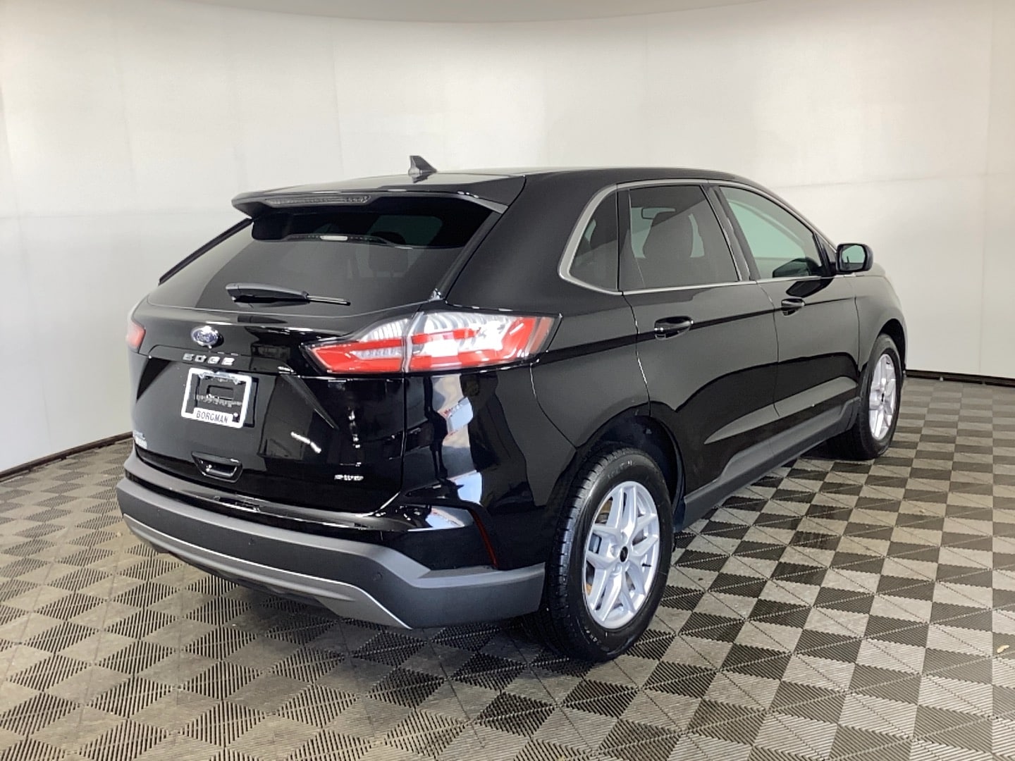 Used 2023 Ford Edge SEL with VIN 2FMPK4J90PBA28768 for sale in Grand Rapids, MI
