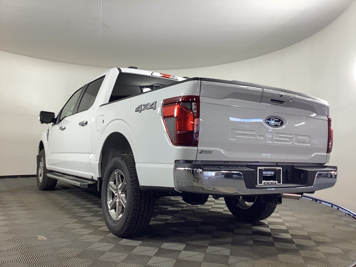 2025 Ford F-150 XLT photo 2