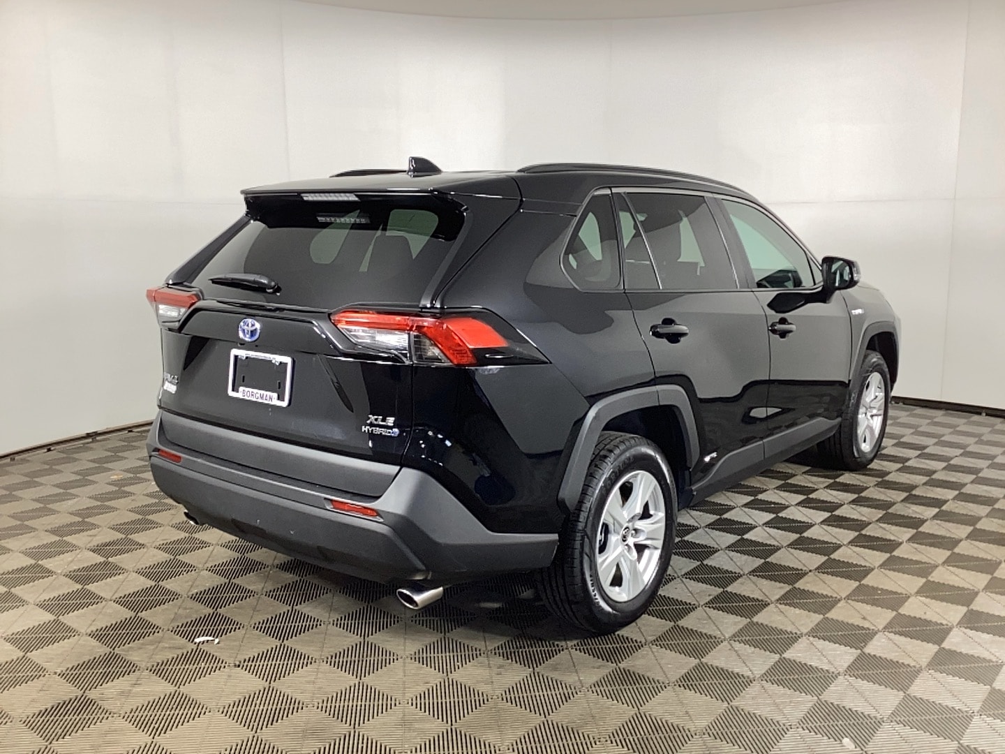 Used 2021 Toyota RAV4 XLE with VIN 4T3RWRFV5MU023367 for sale in Grand Rapids, MI