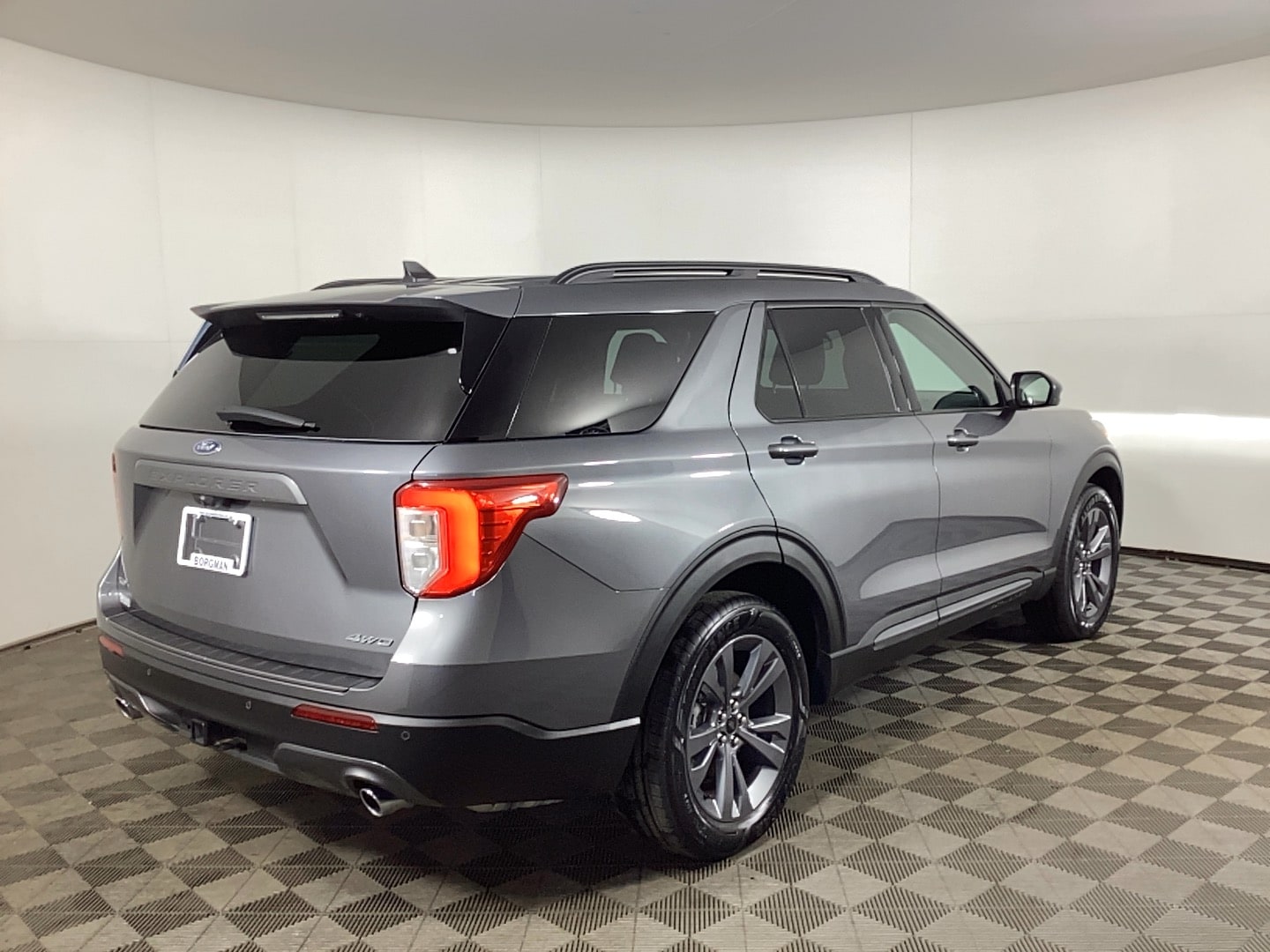 Used 2022 Ford Explorer XLT with VIN 1FMSK8DHXNGA71816 for sale in Grand Rapids, MI