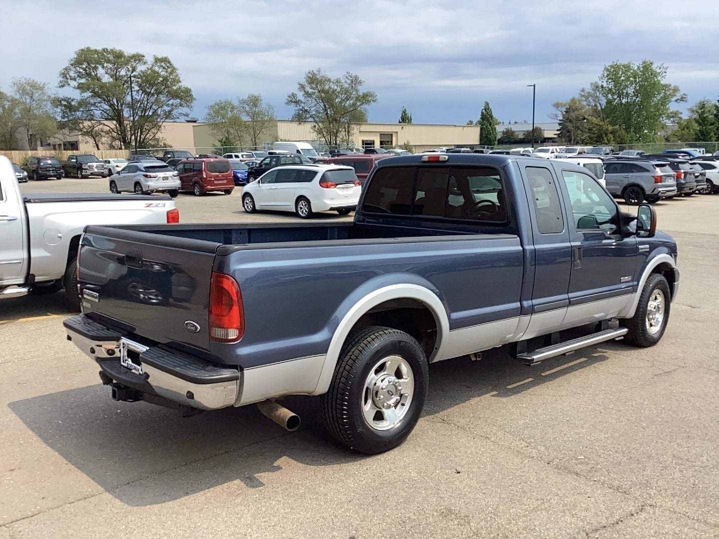 Used 2006 Ford F-250 Super Duty Lariat with VIN 1FTSX20PX6EB75865 for sale in Grand Rapids, MI