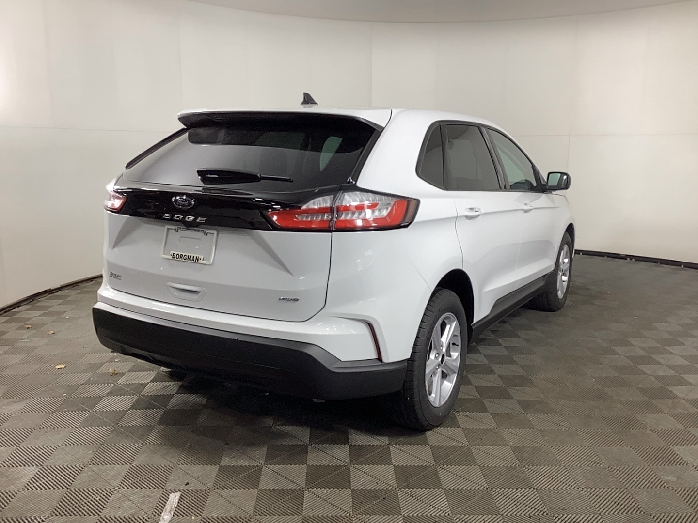 Used 2024 Ford Edge SE with VIN 2FMPK4G98RBB26781 for sale in Grand Rapids, MI