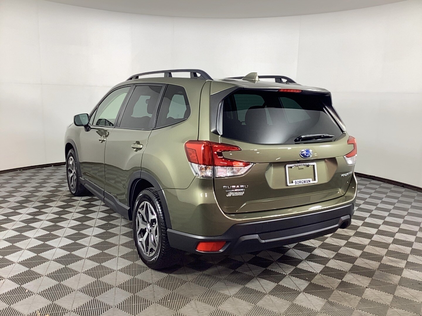 2022 Subaru Forester Premium photo 4
