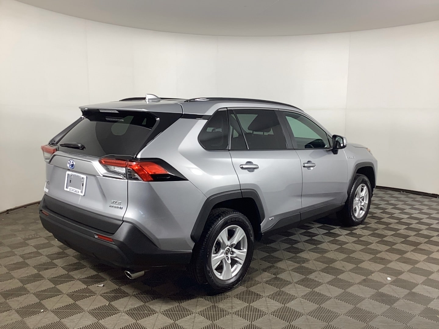 Used 2021 Toyota RAV4 XLE with VIN 4T3RWRFV6MU020882 for sale in Grand Rapids, MI