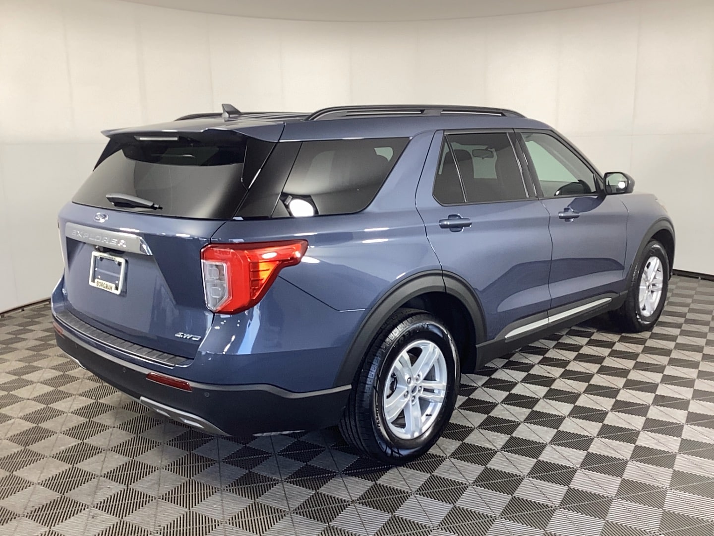 Used 2021 Ford Explorer XLT with VIN 1FMSK8DH5MGC35942 for sale in Grand Rapids, MI