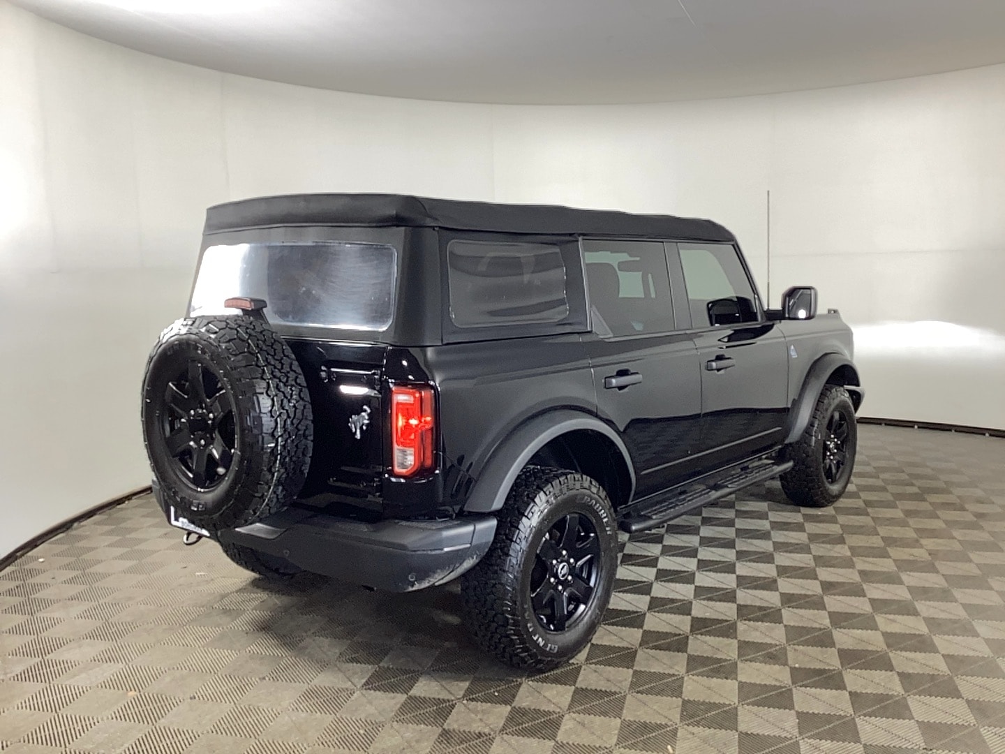Used 2022 Ford Bronco Black Diamond with VIN 1FMDE5BH7NLB25307 for sale in Grand Rapids, MI