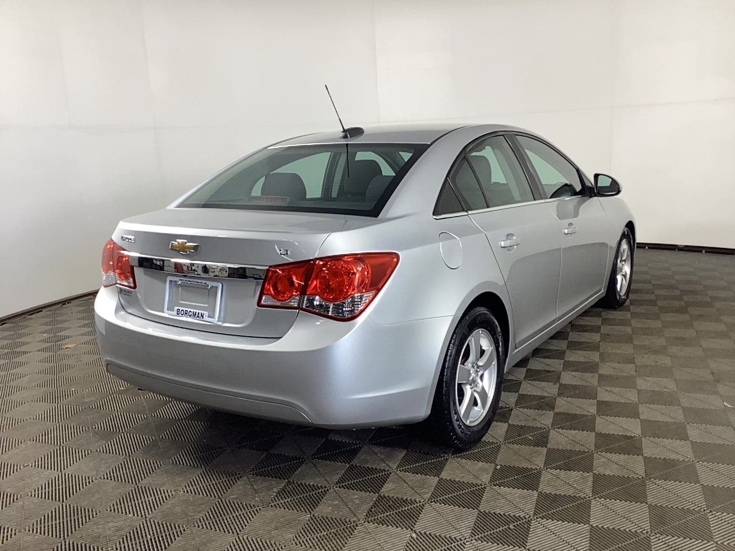 Used 2015 Chevrolet Cruze 1LT with VIN 1G1PC5SB6F7164122 for sale in Grand Rapids, MI