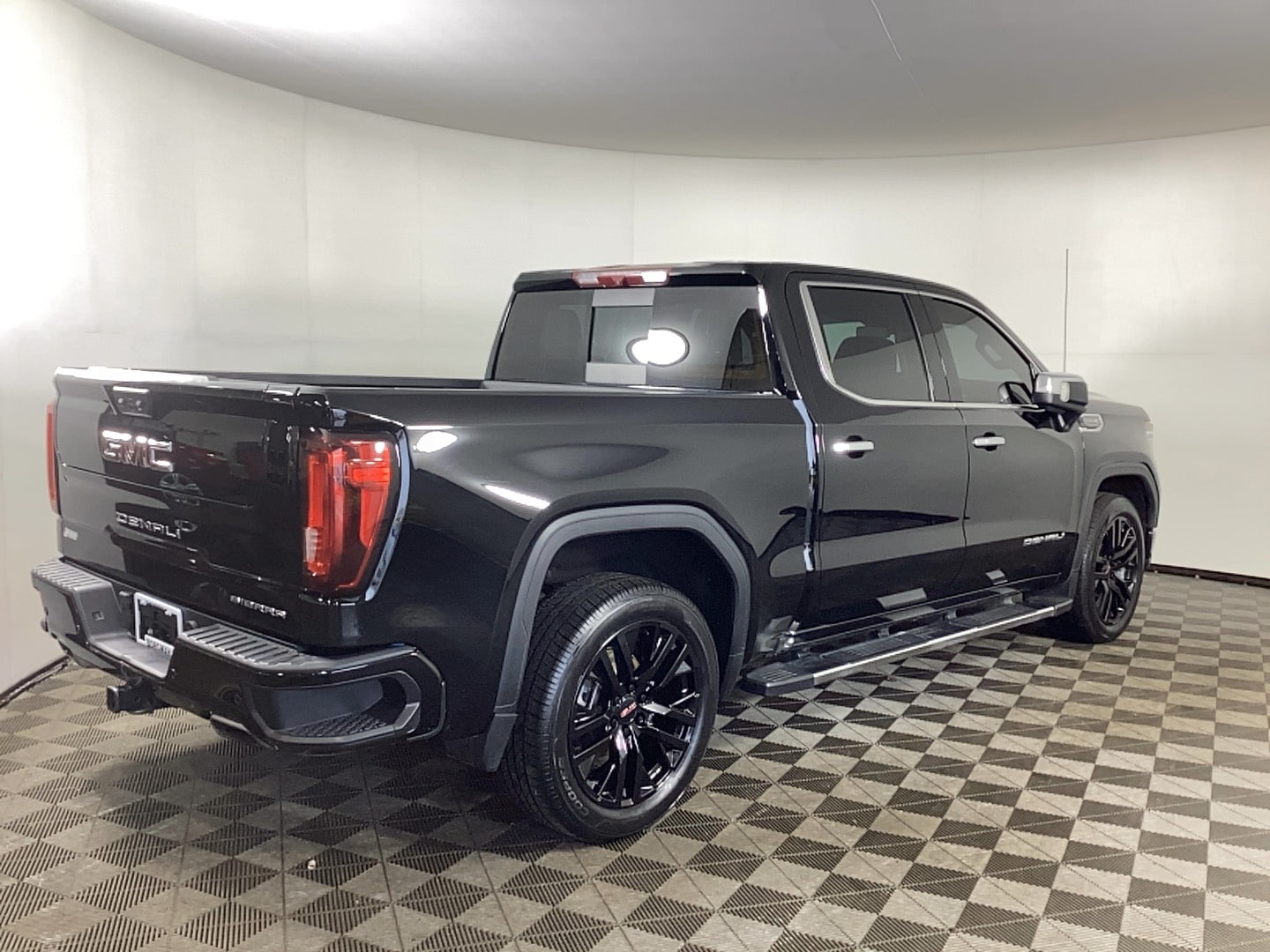 Used 2023 GMC Sierra 1500 Denali Denali with VIN 3GTUUGED8PG137980 for sale in Grand Rapids, MI