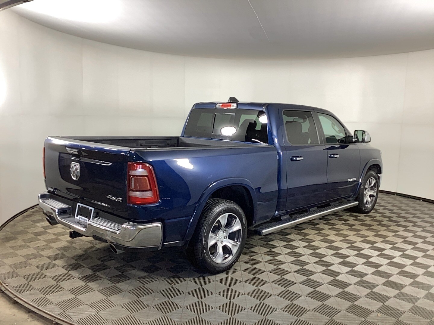 2019 Ram 1500 Laramie photo 2