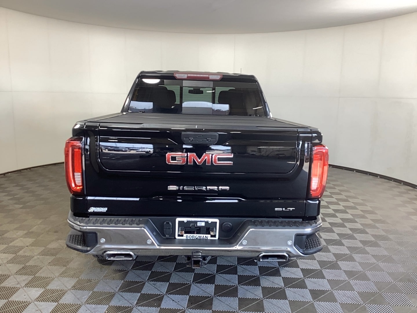 Used 2020 GMC Sierra 1500 SLT with VIN 3GTU9DED4LG298658 for sale in Grand Rapids, MI