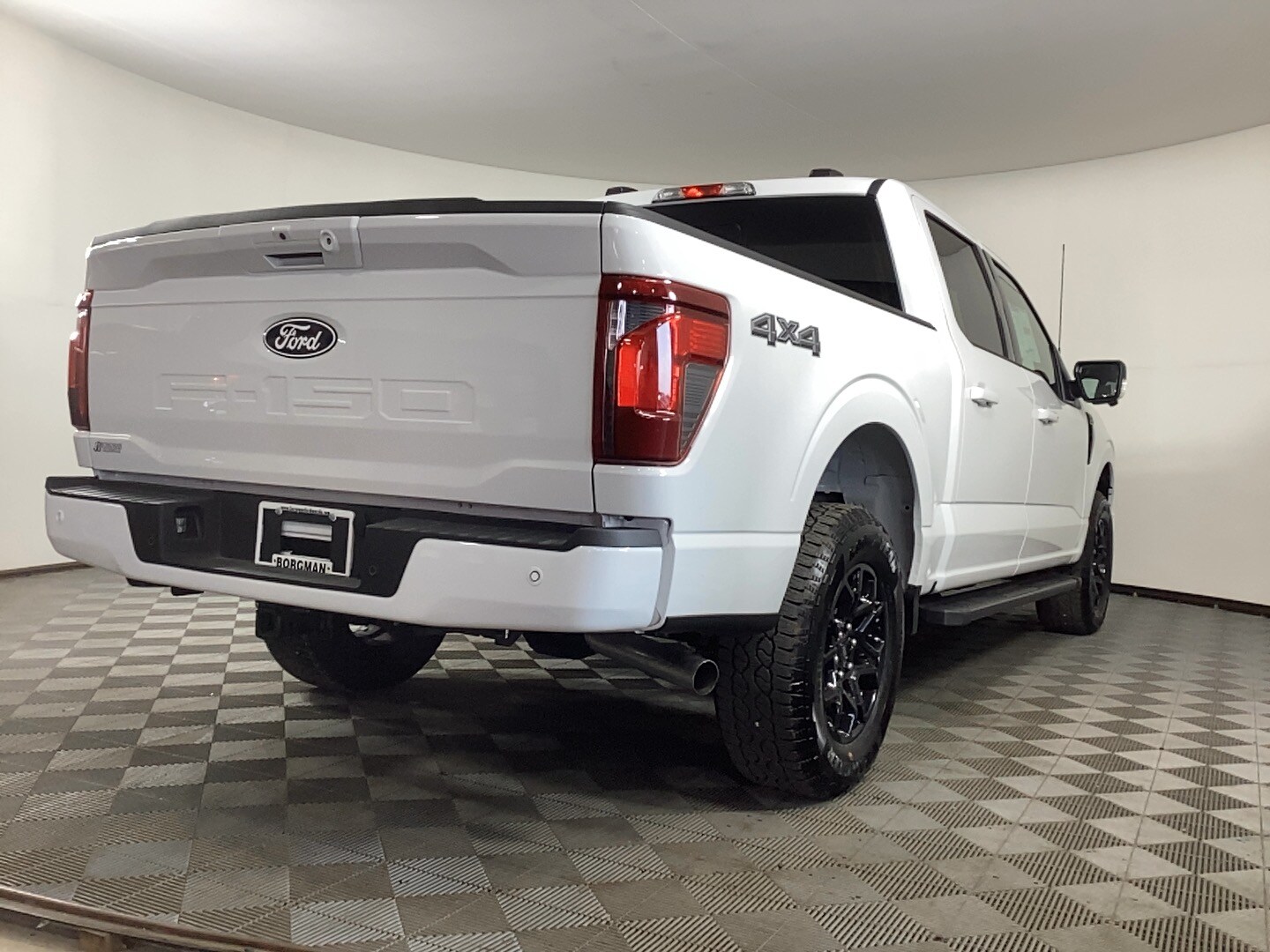 2025 Ford F-150 XLT photo 2