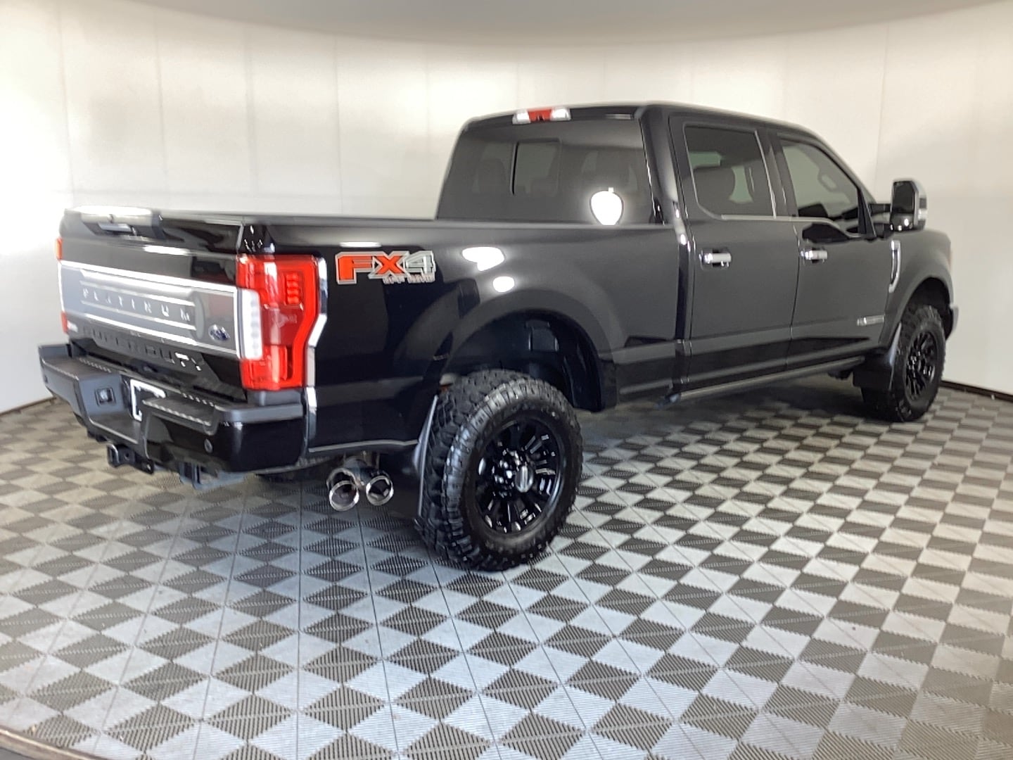 Used 2019 Ford F-250 Super Duty Platinum with VIN 1FT7W2BT1KEE00221 for sale in Grand Rapids, MI