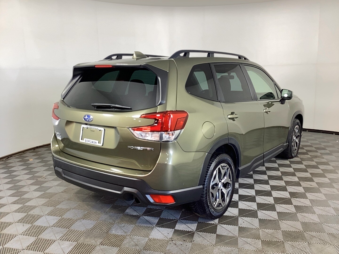 2022 Subaru Forester Premium photo 2