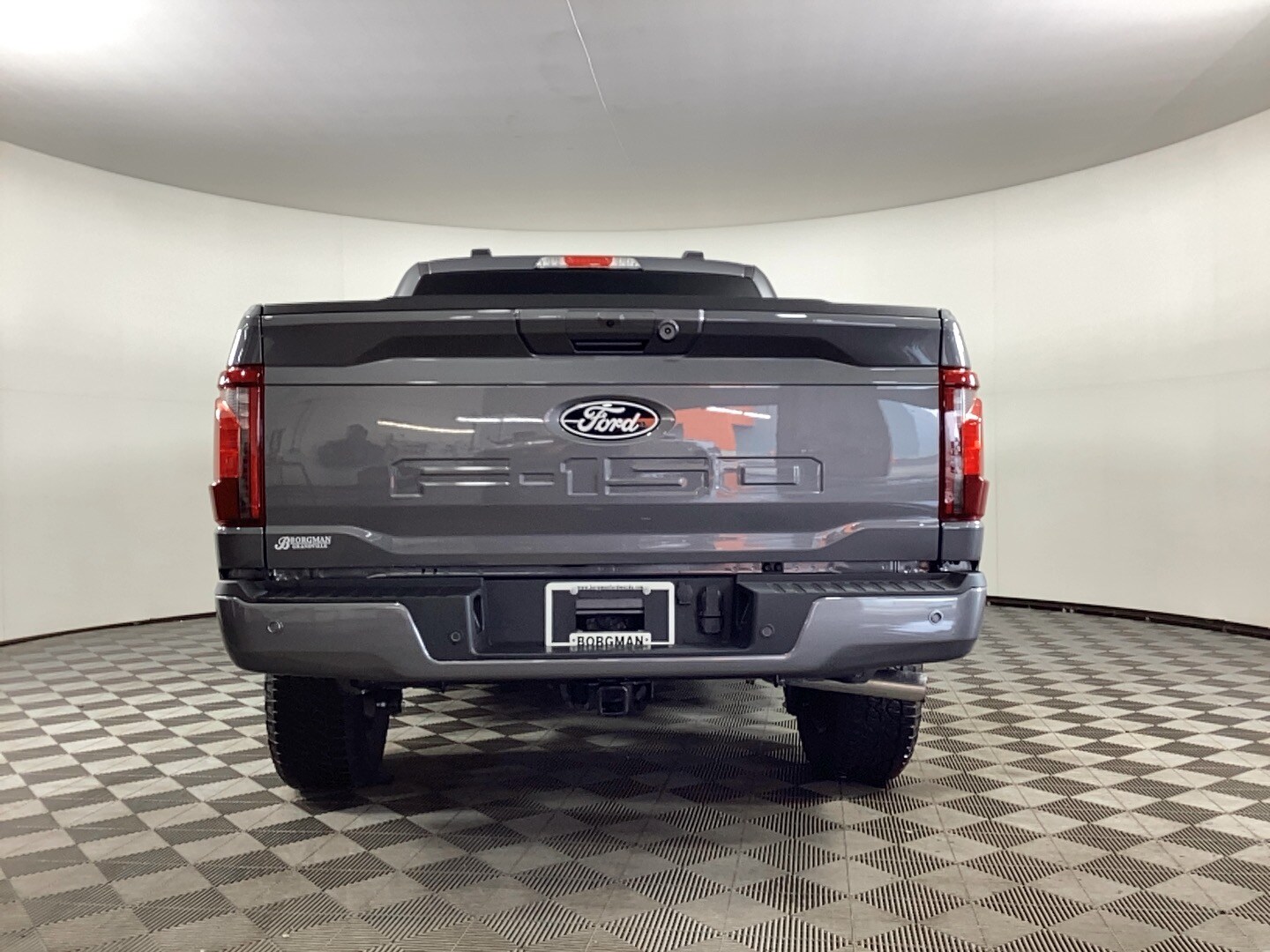 2025 Ford F-150 XLT photo 2