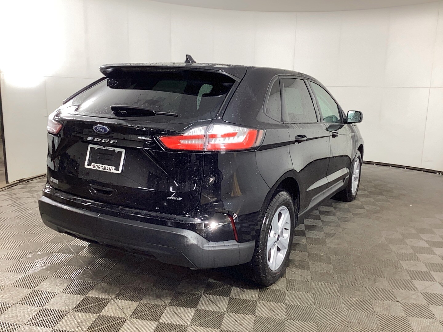 Used 2024 Ford Edge SE with VIN 2FMPK4G98RBB26277 for sale in Grand Rapids, MI