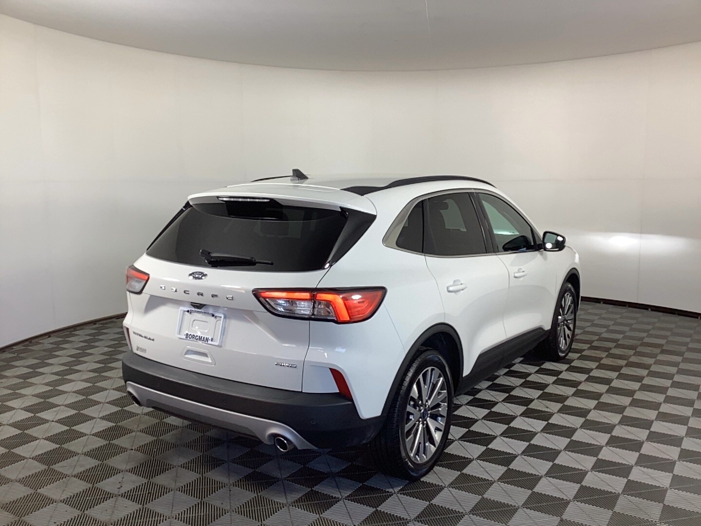 2022 Ford Escape Titanium photo 2