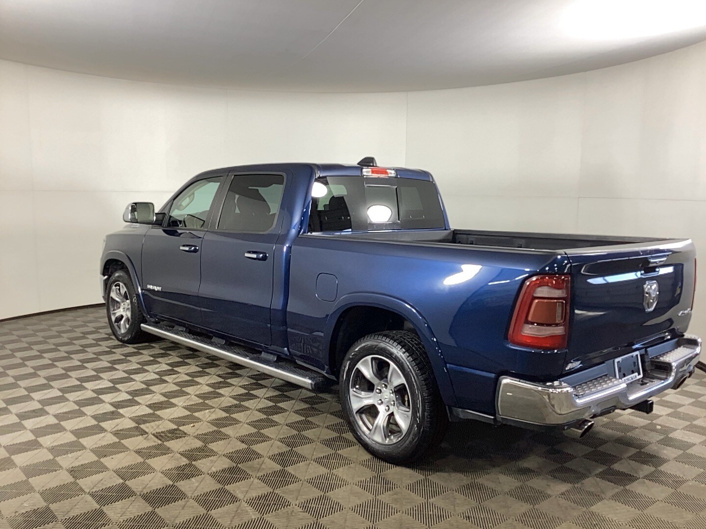 2019 Ram 1500 Laramie photo 4