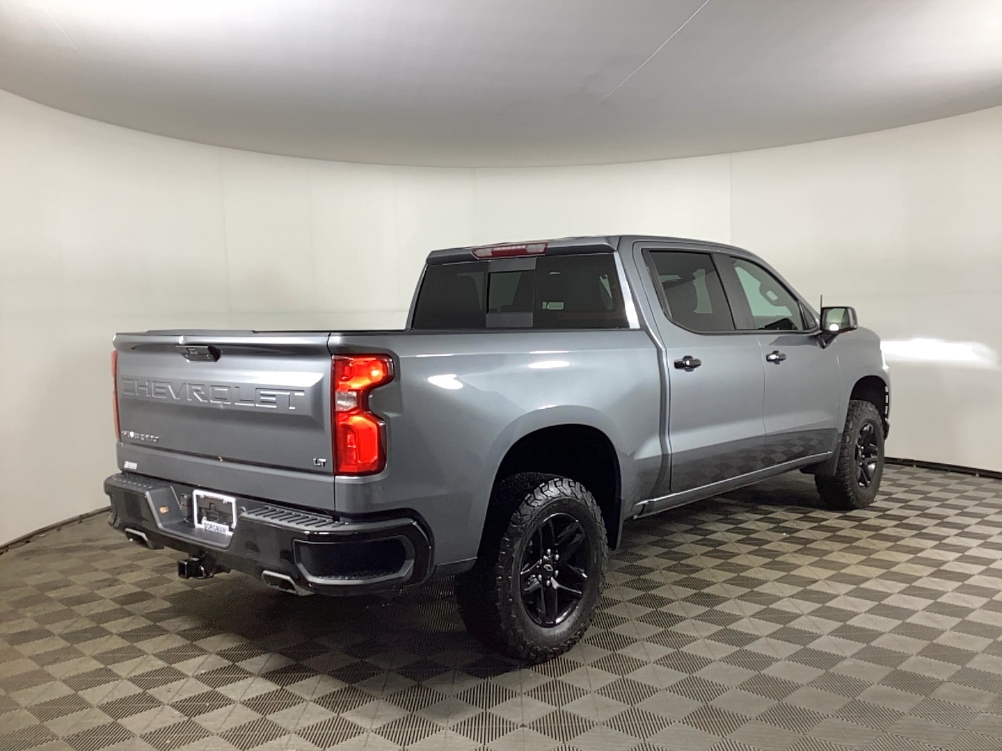 Used 2020 Chevrolet Silverado 1500 LT Trail Boss with VIN 1GCPYFED5LZ114677 for sale in Grand Rapids, MI
