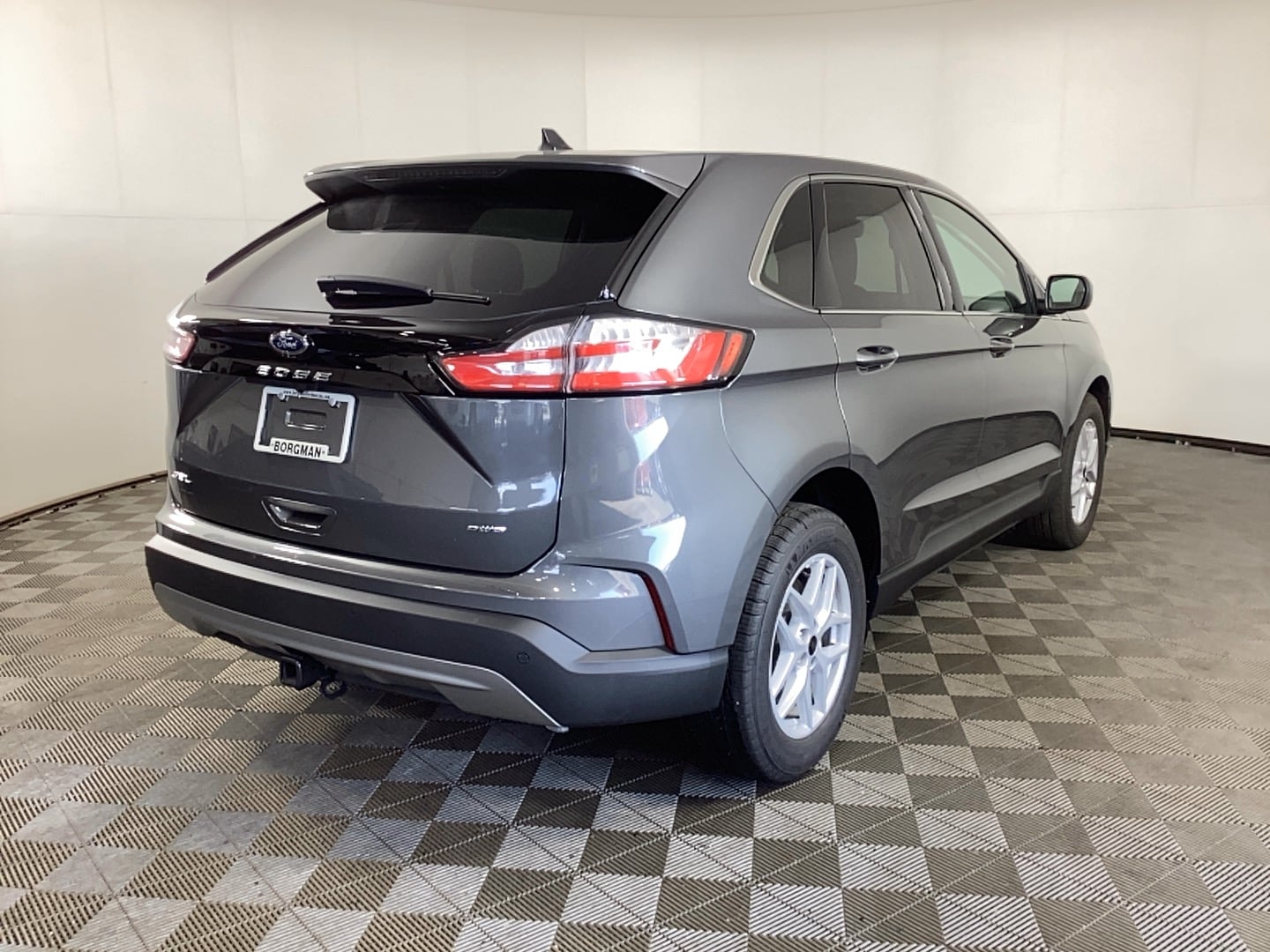 Used 2024 Ford Edge SEL with VIN 2FMPK4J99RBB15734 for sale in Grand Rapids, MI