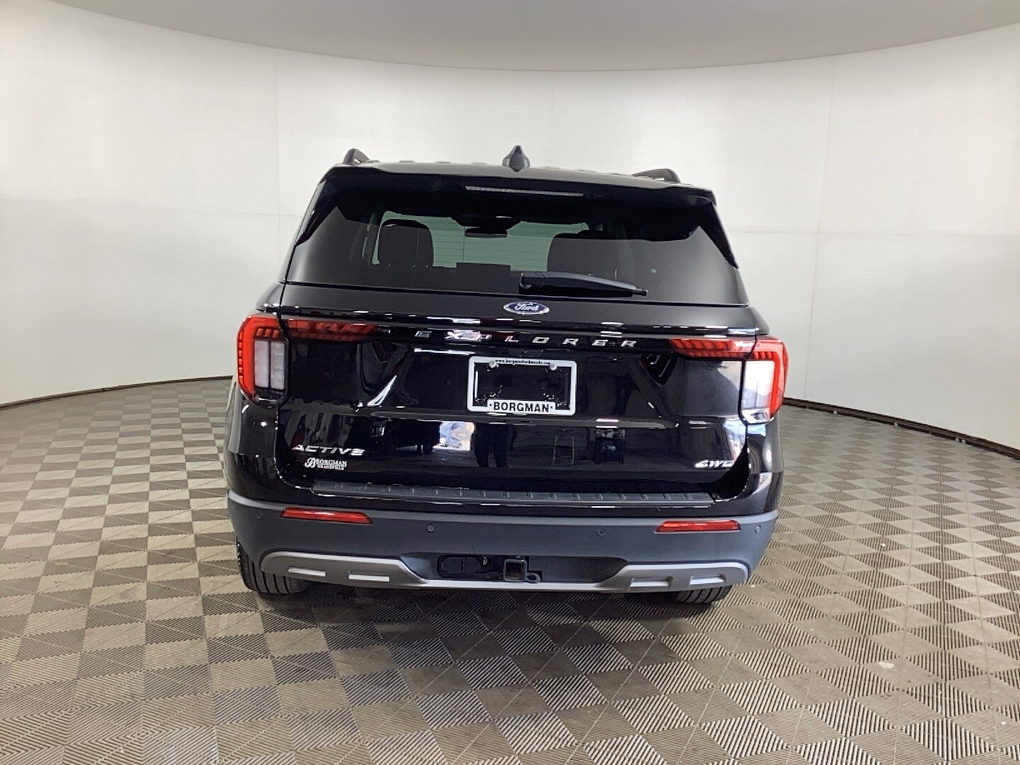 2025 Ford Explorer photo 3