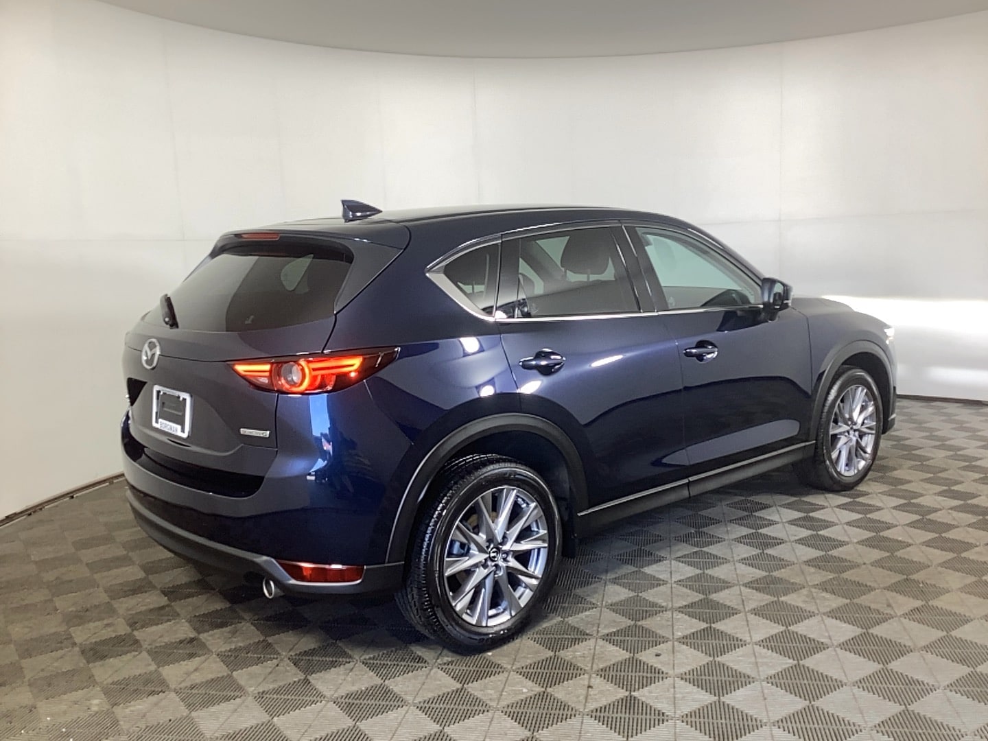 Used 2020 Mazda CX-5 Grand Touring with VIN JM3KFBDM0L0784532 for sale in Grand Rapids, MI