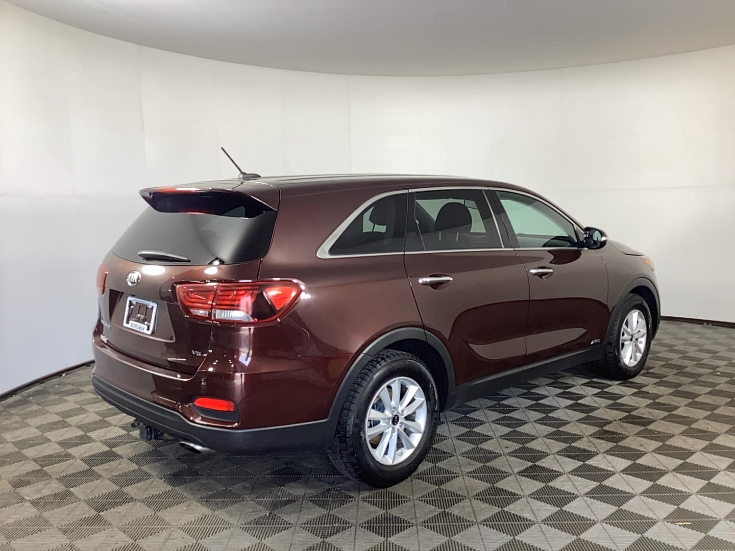 Used 2020 Kia Sorento LX with VIN 5XYPGDA50LG618543 for sale in Grand Rapids, MI