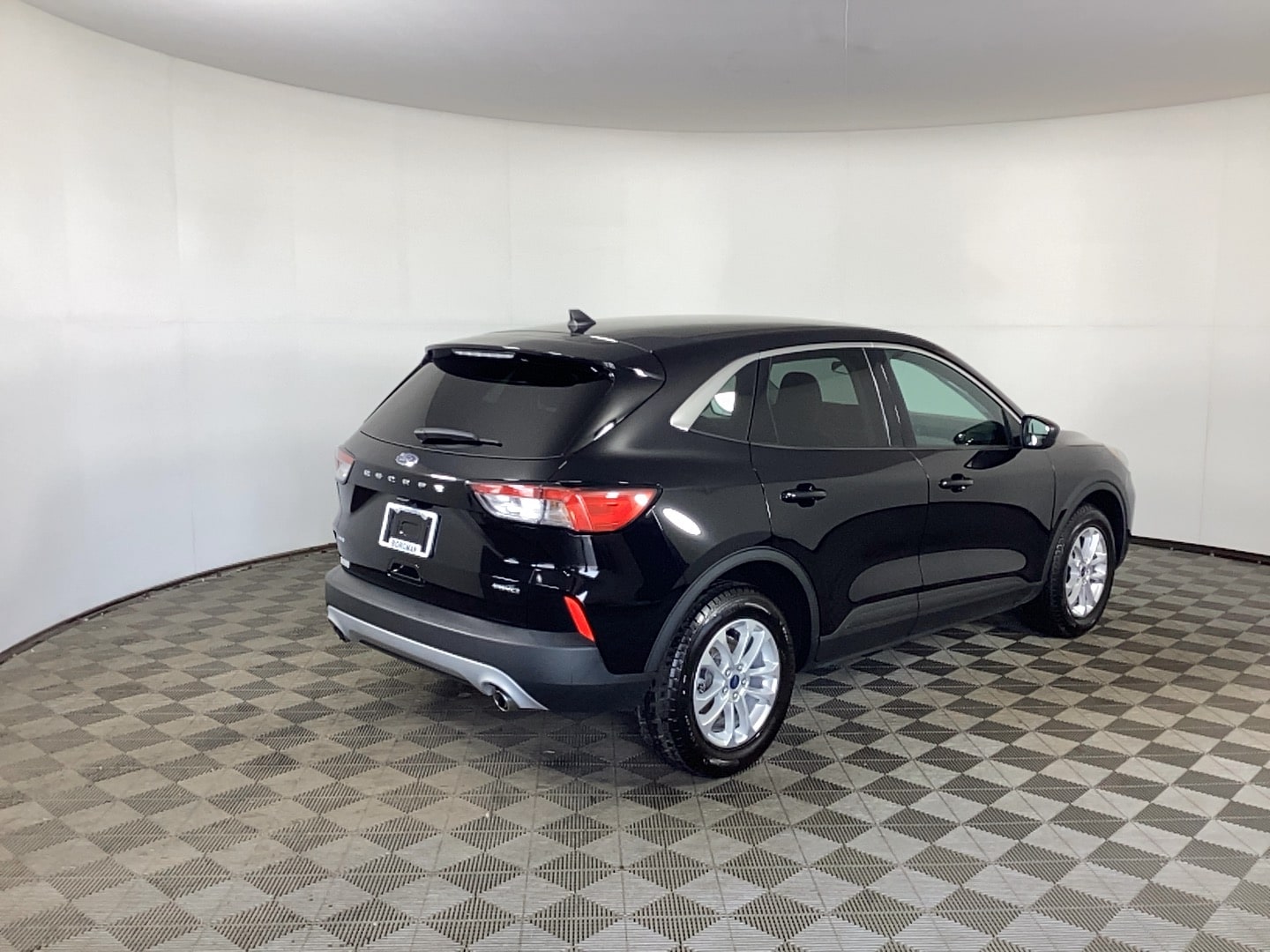 Used 2022 Ford Escape SE with VIN 1FMCU9G63NUA77750 for sale in Grand Rapids, MI