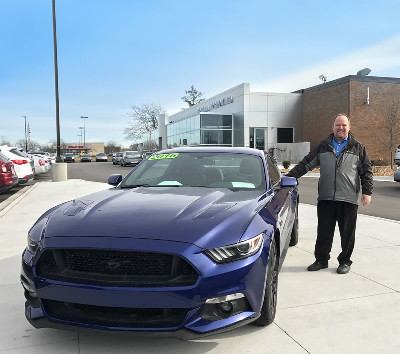 02_2017TomLaprise_Mustang_800x708.jpg