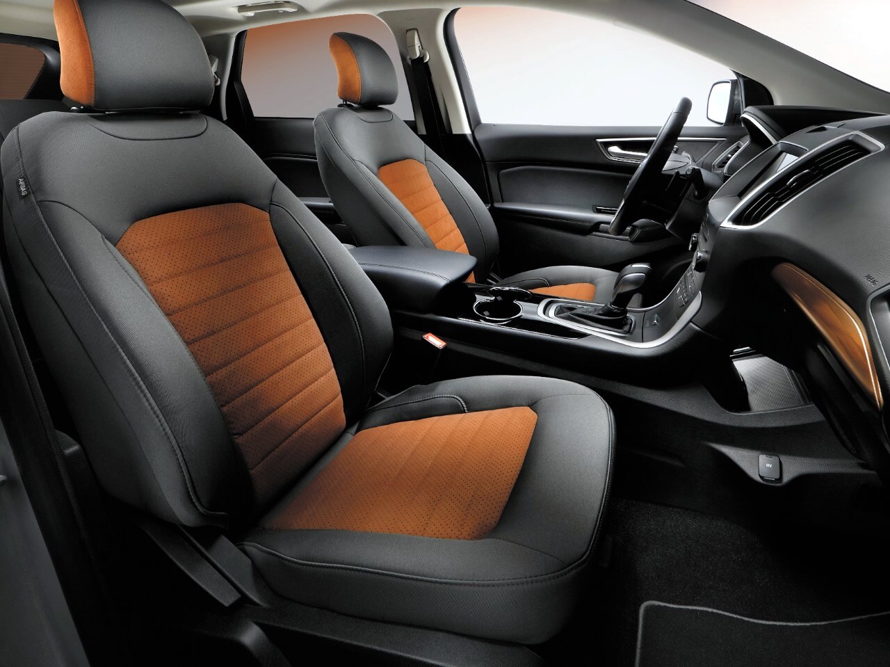 New2018FordEdge_Interior_1280x959.jpg