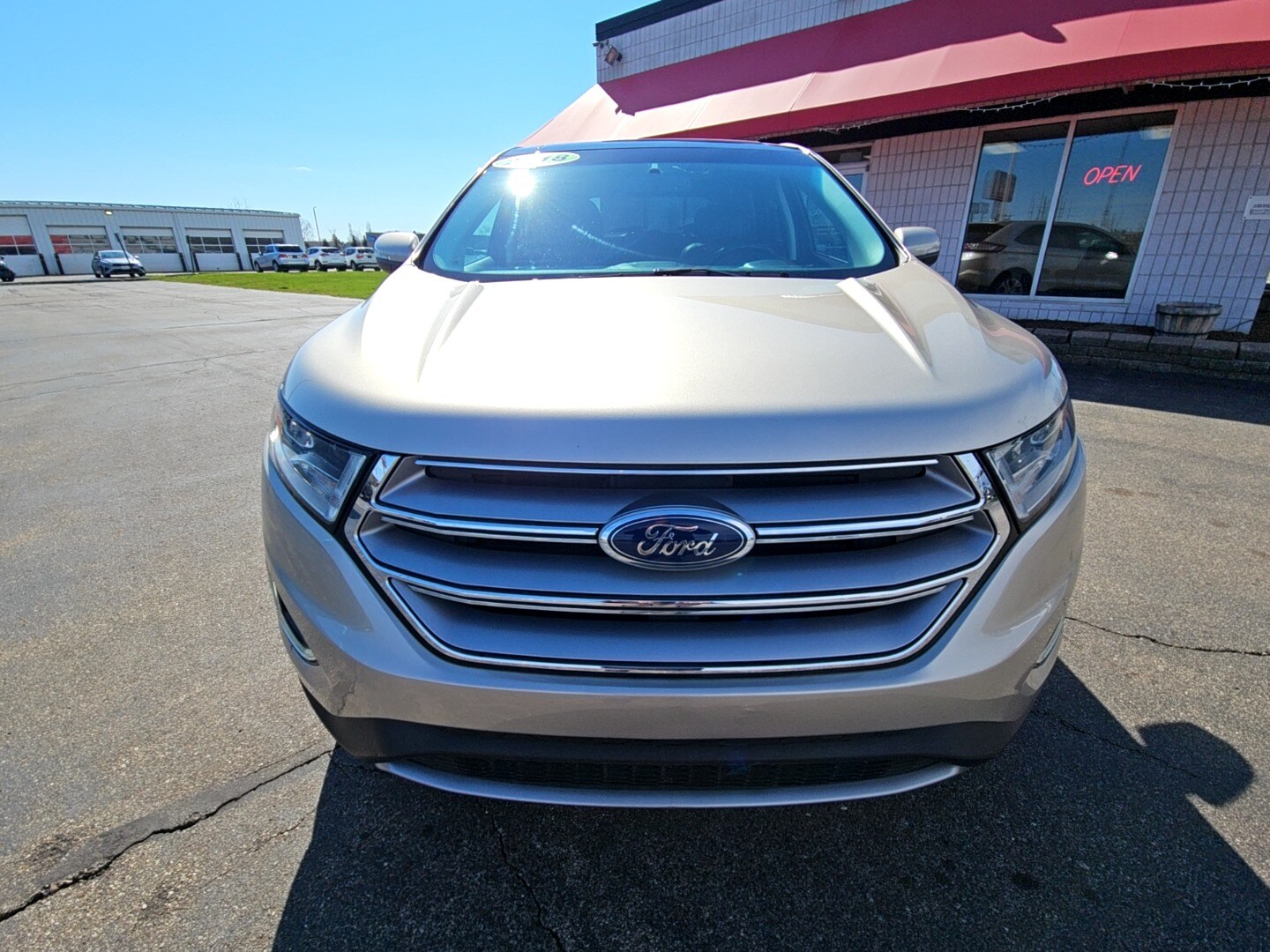 2018 Ford Edge Titanium photo 2