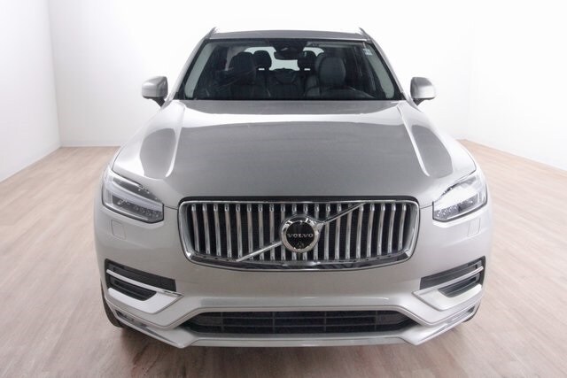2025 Volvo XC90 Plus photo 2