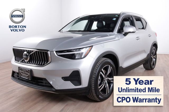 2025 Volvo XC40 B5 Core Bright AWD's photo