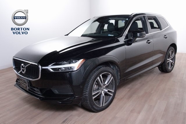 2019 Volvo XC60 Momentum's photo