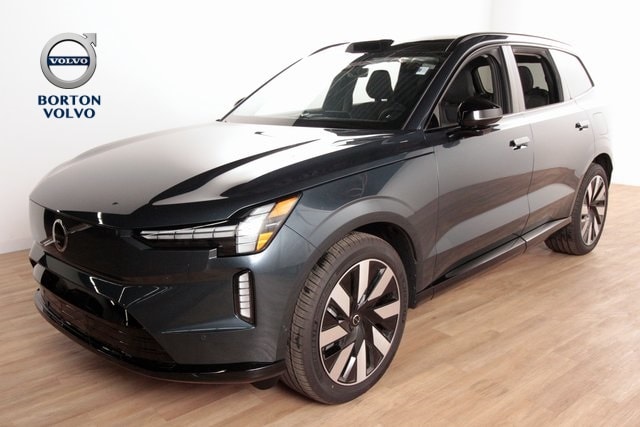 2025 Volvo EX90 Twin Motor Performance Ultra 7-Seater SUV 2025 Volvo EX90 Twin Motor Performance Ultra 7-Seater SUV 9423