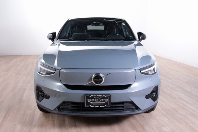 Used 2022 Volvo C40 Ultimate with VIN YV4ED3GB5N2009515 for sale in Golden Valley, Minnesota