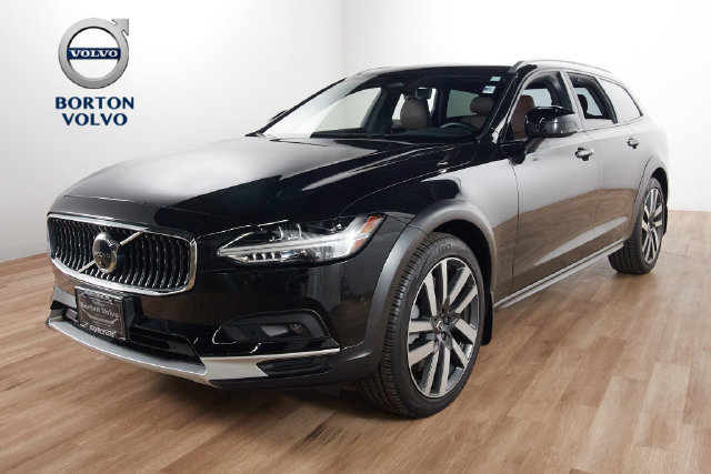 2025 Volvo V90 Cross Country