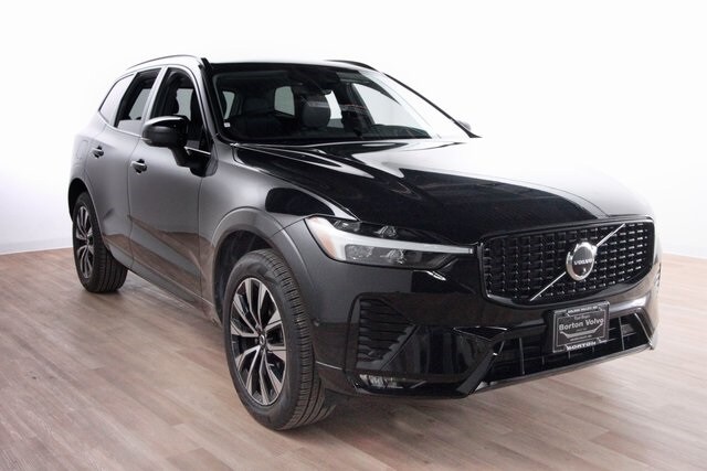 2025 Volvo XC60 B5 Plus photo 3