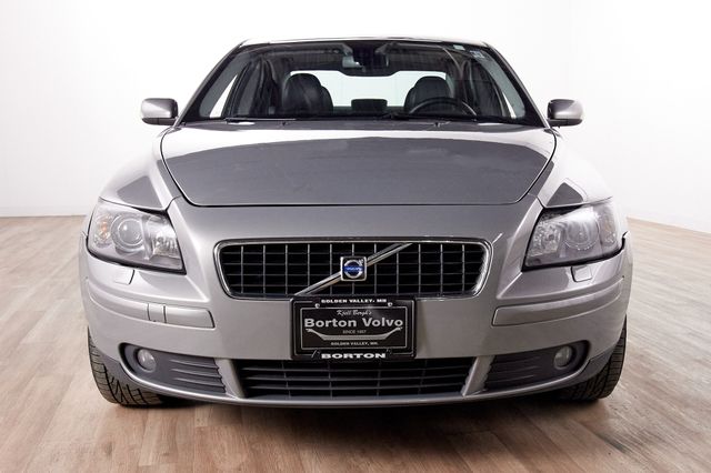 Used 2006 Volvo S40 T5 with VIN YV1MH682762171337 for sale in Golden Valley, Minnesota