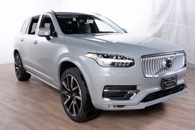 2025 Volvo XC90 Plus photo 3