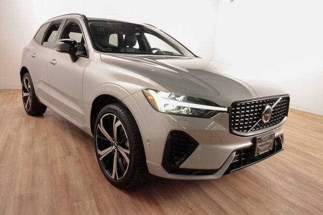2025 Volvo XC60 Hybrid T8 photo 3