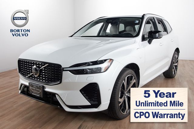 2025 Volvo XC60 T8 Ultra Dark AWD's photo