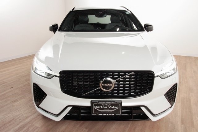 Used 2022 Volvo XC60 R-Design with VIN YV4BR0DM0N1950787 for sale in Golden Valley, Minnesota
