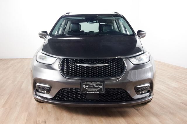Used 2022 Chrysler Pacifica Touring L with VIN 2C4RC3BG0NR164727 for sale in Golden Valley, Minnesota