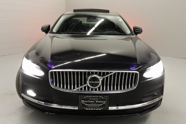 Used 2022 Volvo S90 Inscription with VIN LVY062ML4NP265395 for sale in Golden Valley, Minnesota
