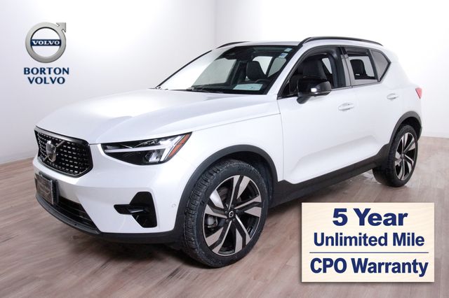 2025 Volvo XC40 B5 Ultra Bright AWD's photo